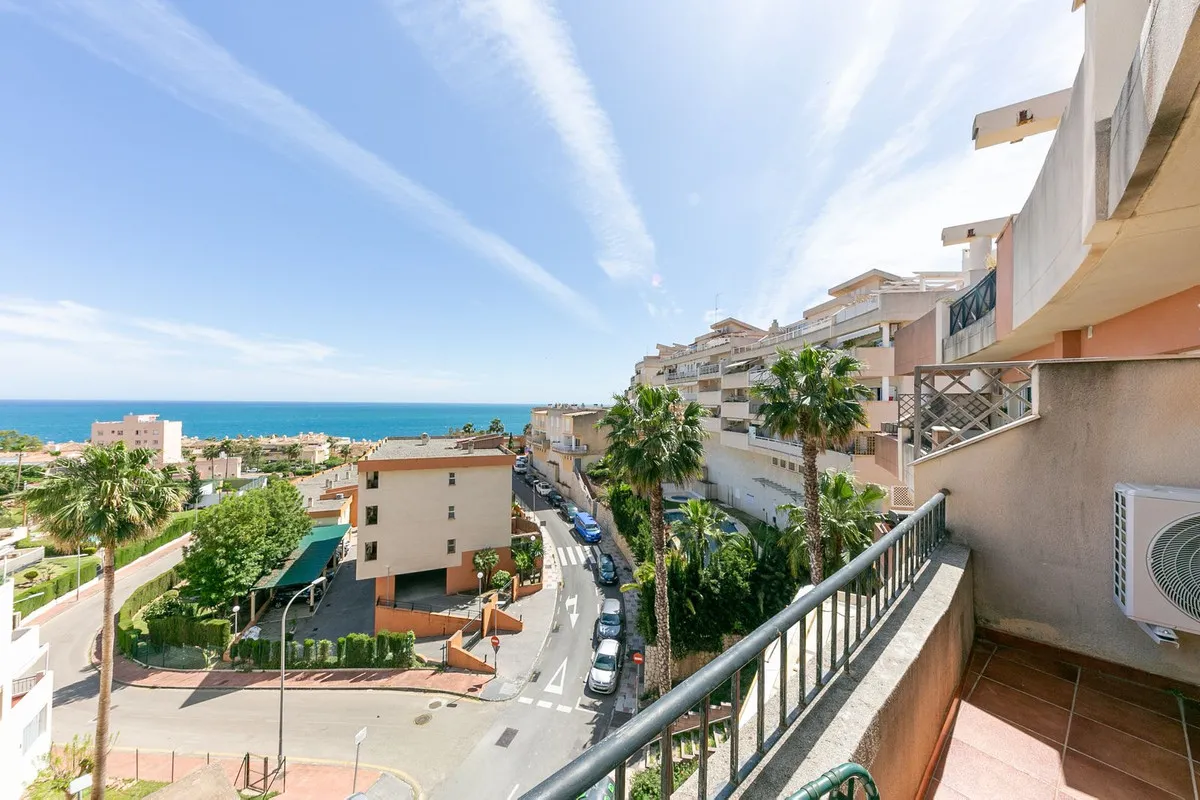 d9952543-daee-46d9-a8c1-05ba0797e317