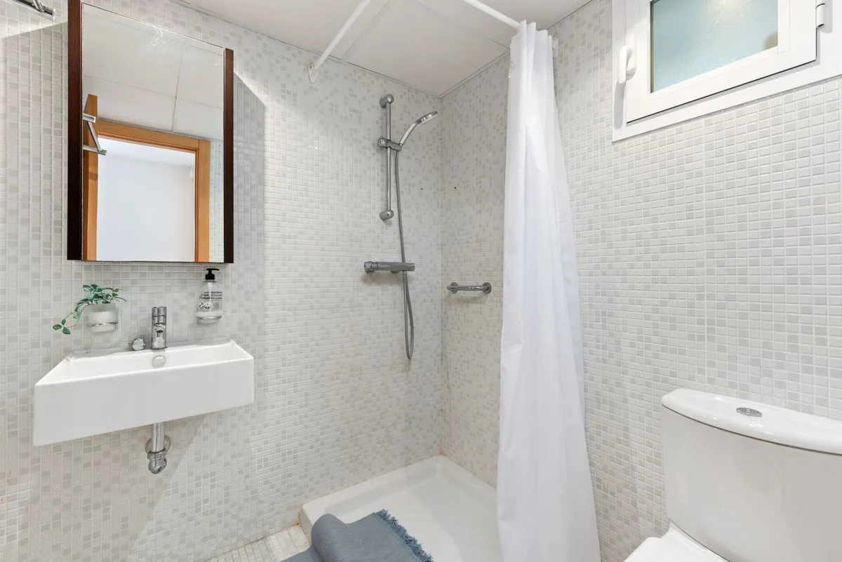 aa2852ed-ccfb-4ba5-844c-ddff7abefa61