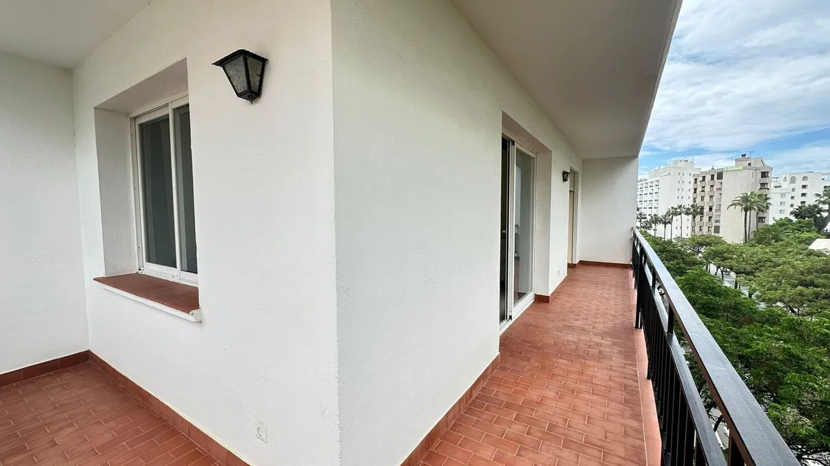 1f7a4735-35d8-4ac9-adff-60944adb32a1