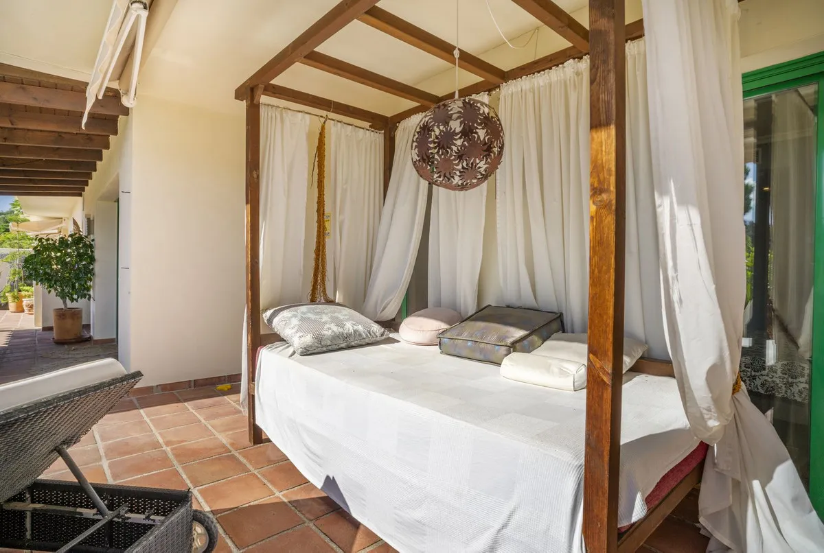 1afb0cd3-93f3-4132-8d06-610d5f431aed