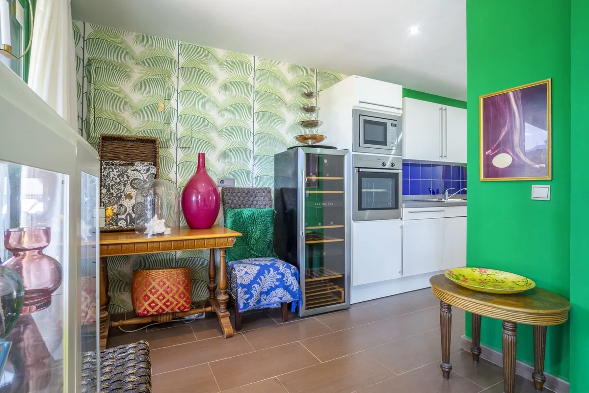 a886ee56-e511-4c61-93f9-39be04c57388