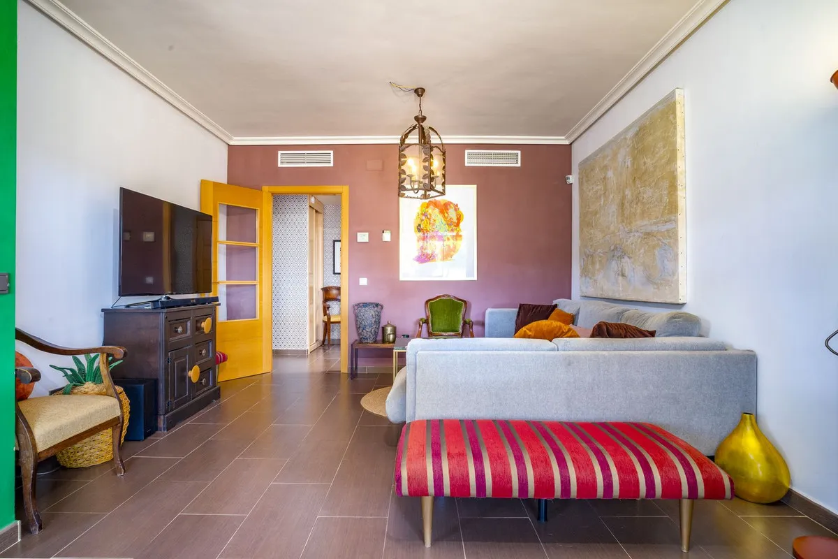 b8e74918-2d00-4afc-8263-af09925079ad