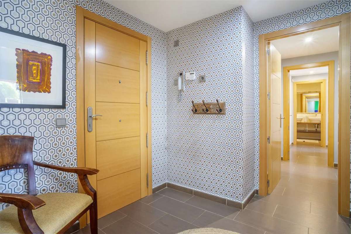 c223bdd5-0046-42b3-b849-1cf87c55331b