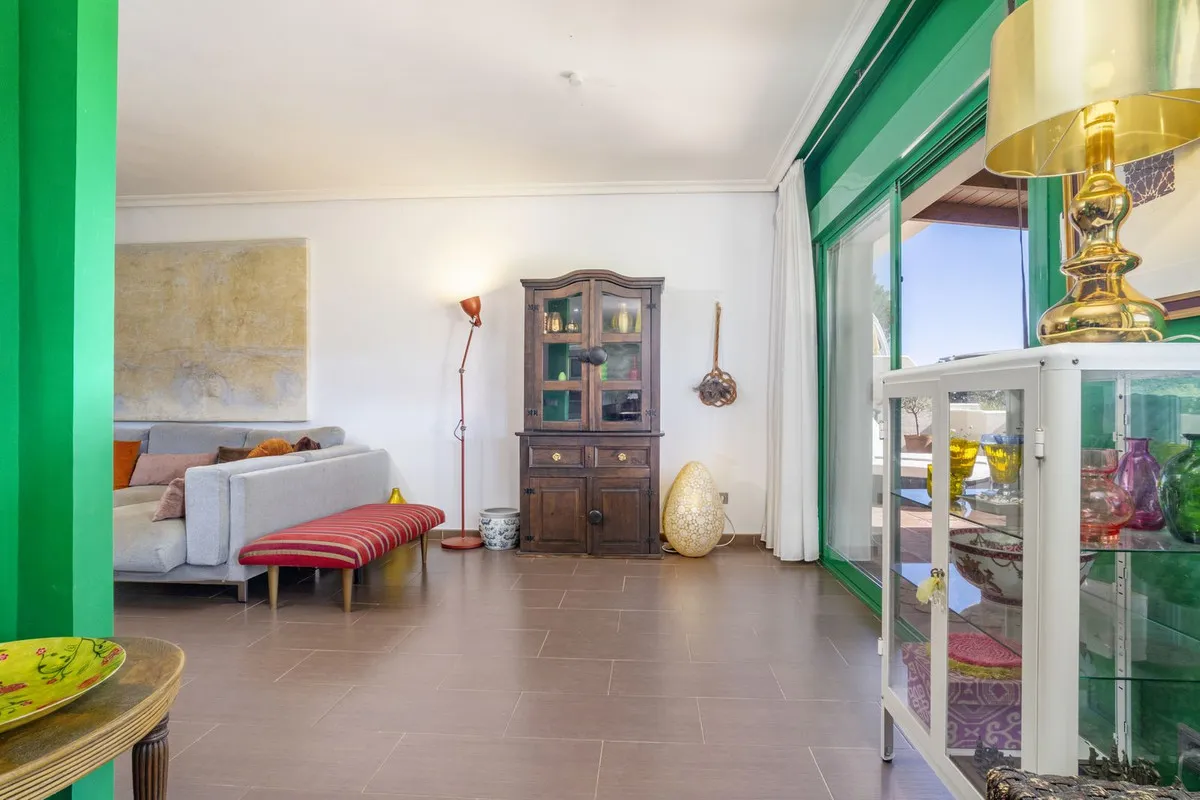 fd7843a6-d5a6-4887-87b0-43bfd49613fe