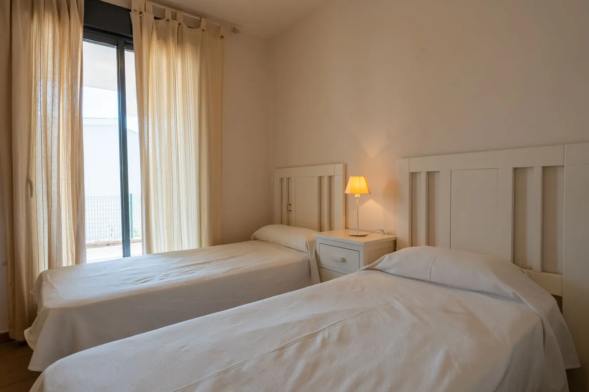 5df8192b-c38e-4067-aaee-8208684ed89b