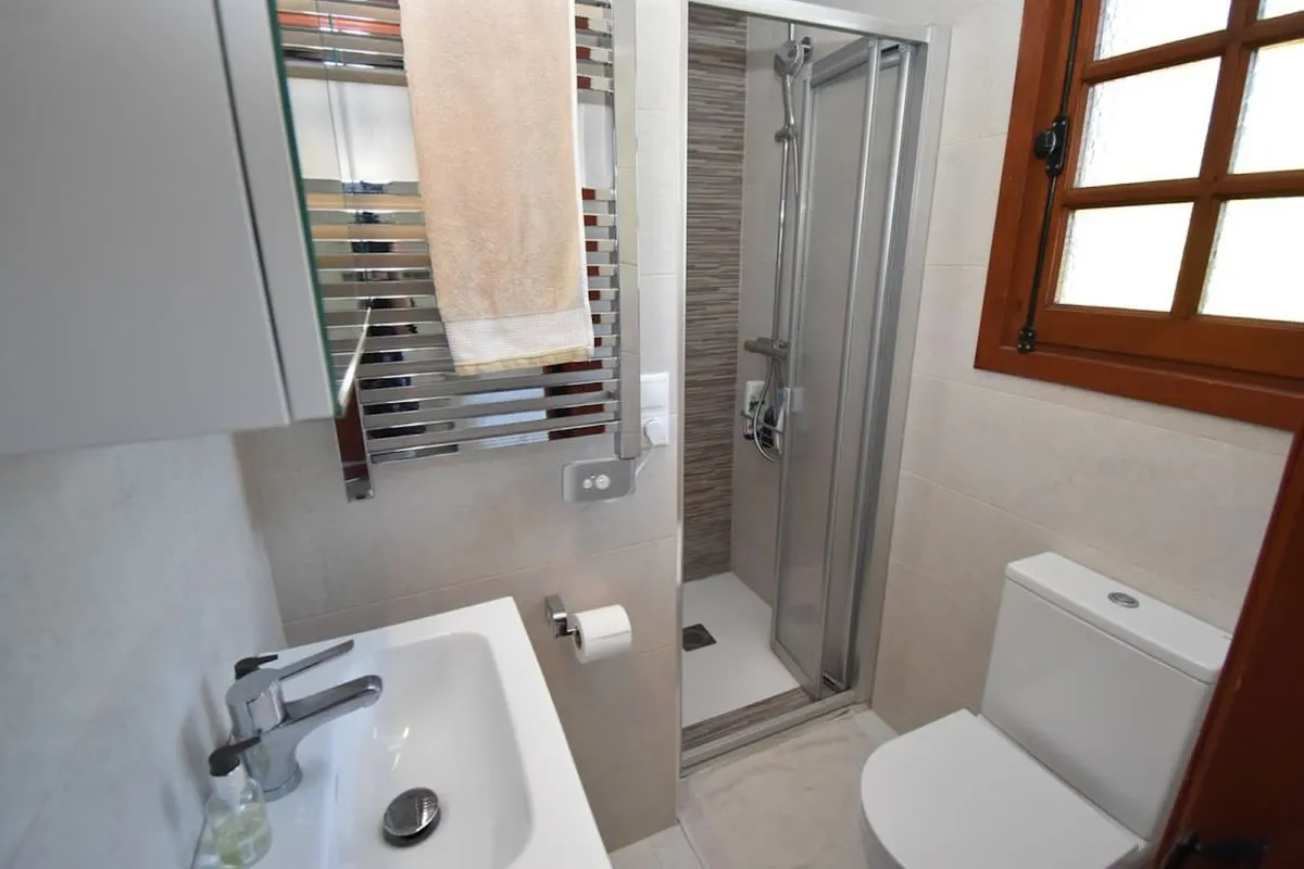 d5505242-6d03-49eb-abb8-e85fa7baffb4