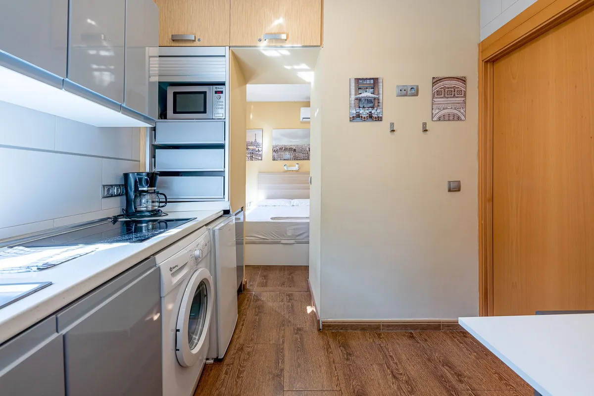 e1626ae4-46cb-4603-826e-2fa616f7a063