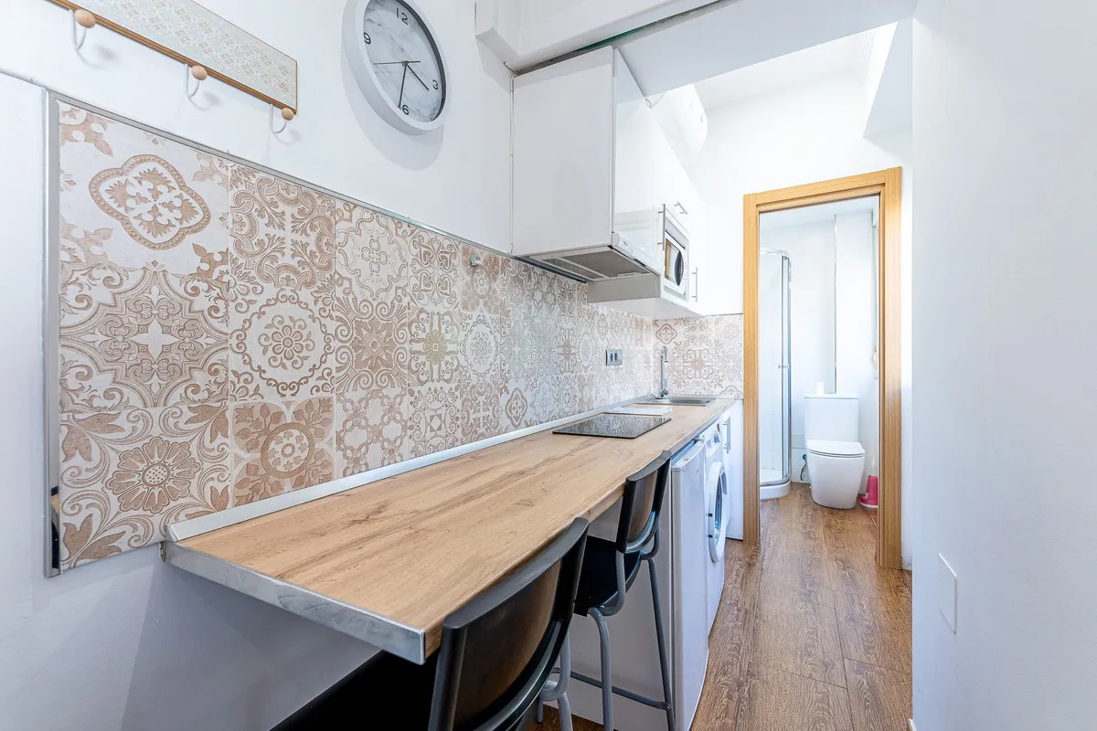 e86aa72b-63a3-4252-b956-58582f08f807