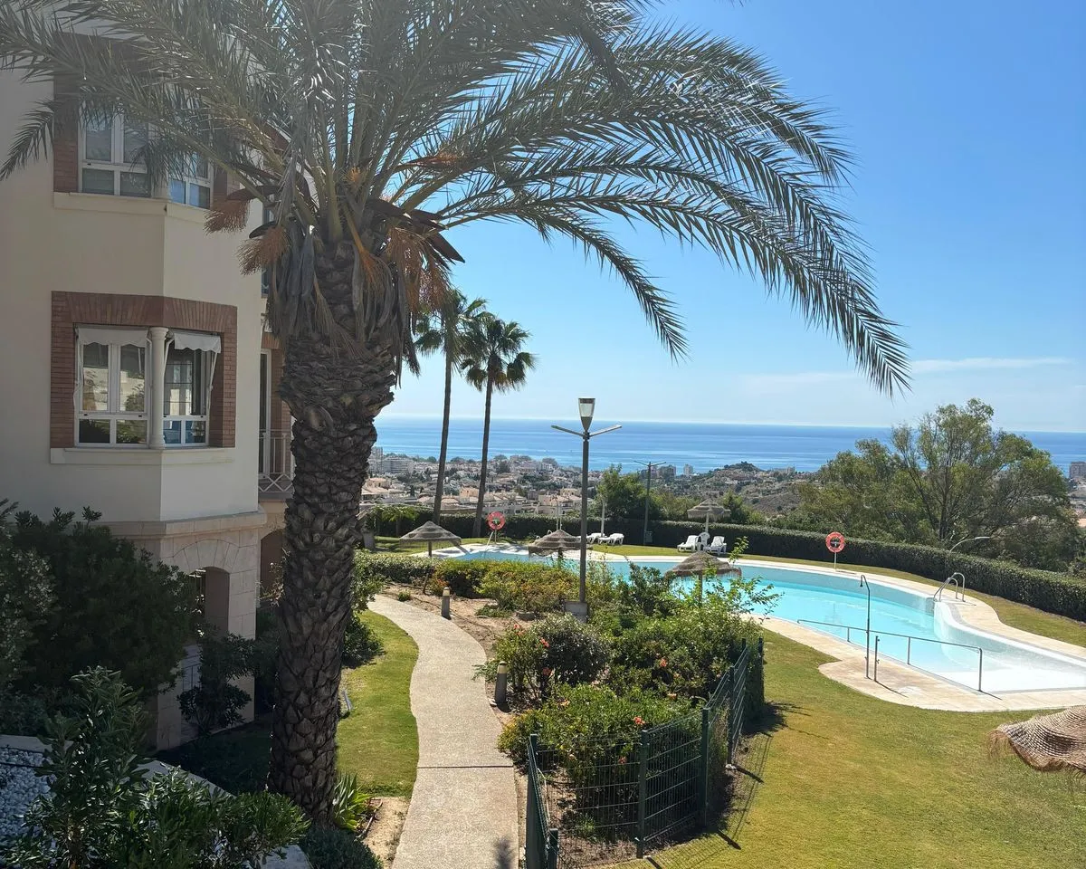 aa2f3c7c-b193-4e40-a65c-eb9bb406c6b0