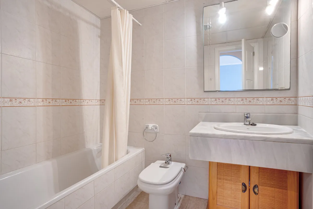 60d94c83-cb02-4c2e-be68-c628b0fa7931