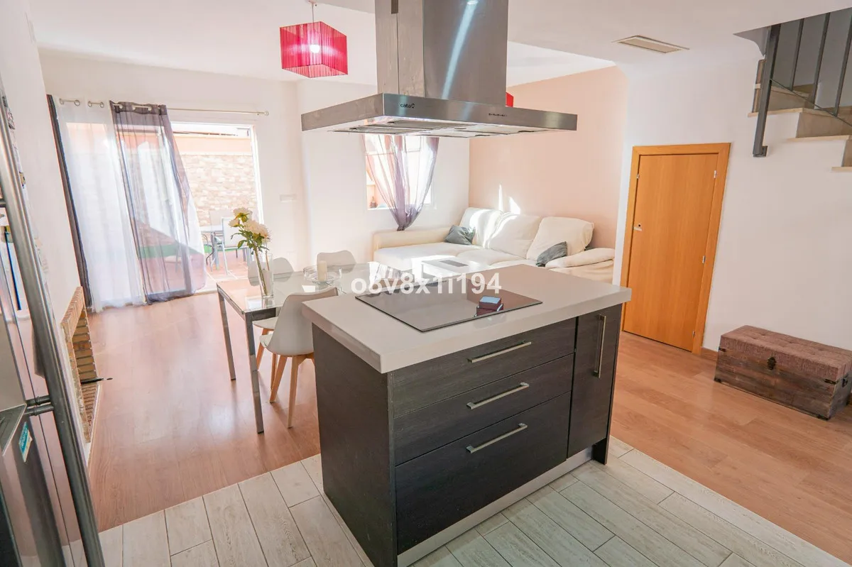 17a602de-4f4e-4c29-b6f2-ac6152b4d445