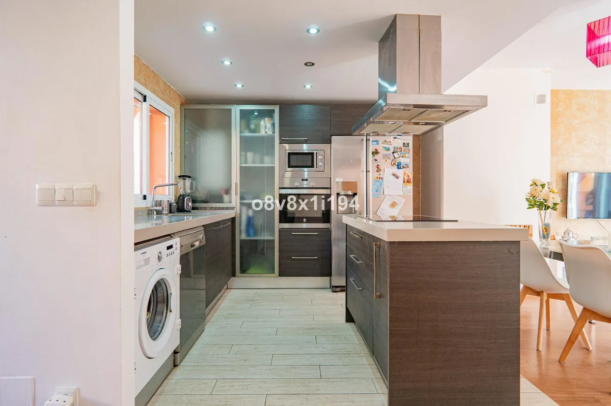 b126a7d8-1428-4b64-b3c2-a5399806e896