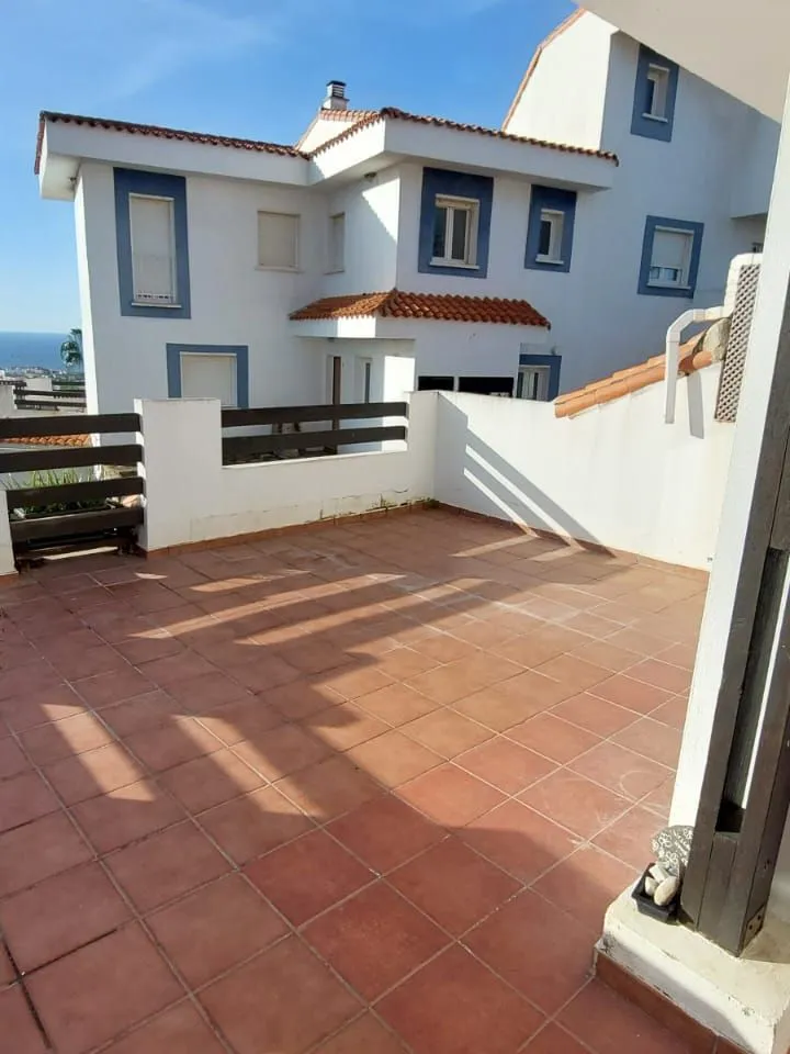 030deea9-81bf-4f7e-8c8c-9fc639126785