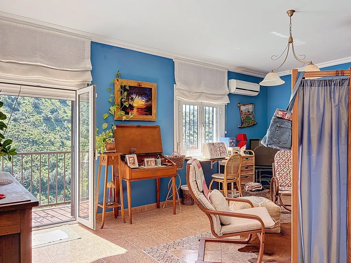 24c044b1-8588-4ae3-91a6-90946eeed5ff