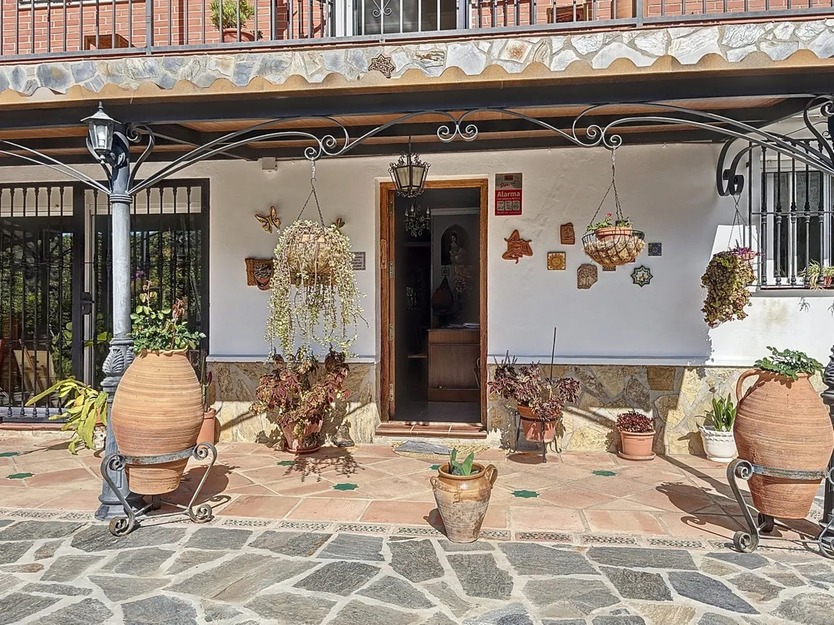 953f4da8-8fc2-40f5-a6bf-a1f625867232