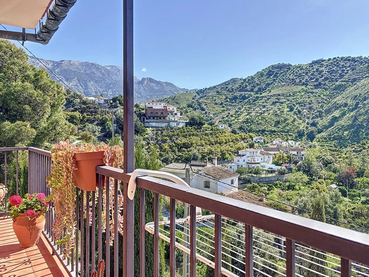 c4cf38d5-298d-49d2-9099-49e508cffe7e