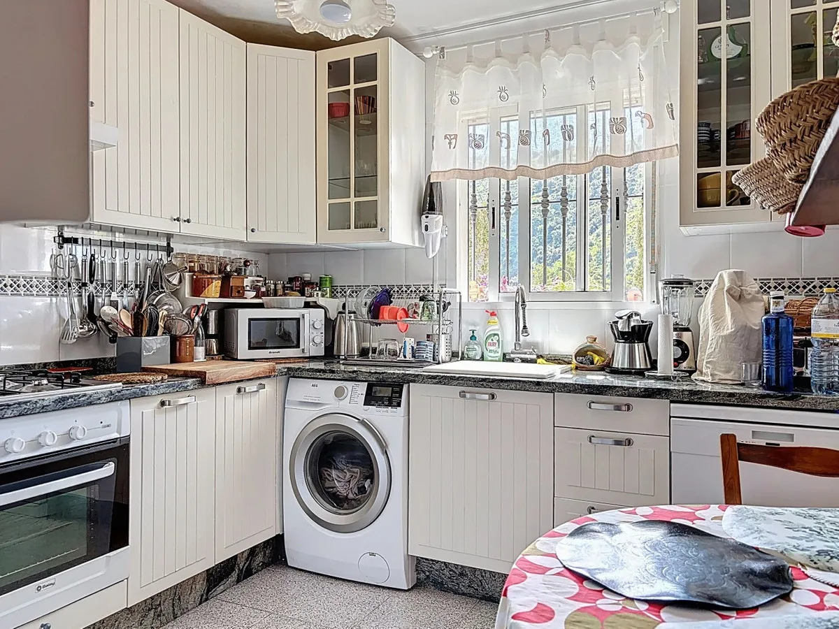 e7bbb113-2b4d-48f9-ad86-1200708c0abf