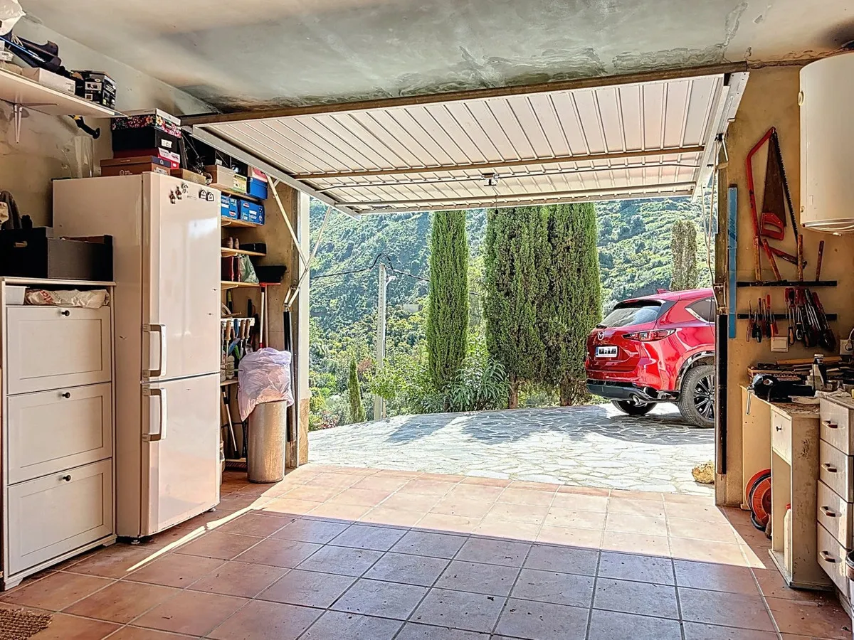 f25de0da-67c7-4f3f-a38e-27a59e831fb2