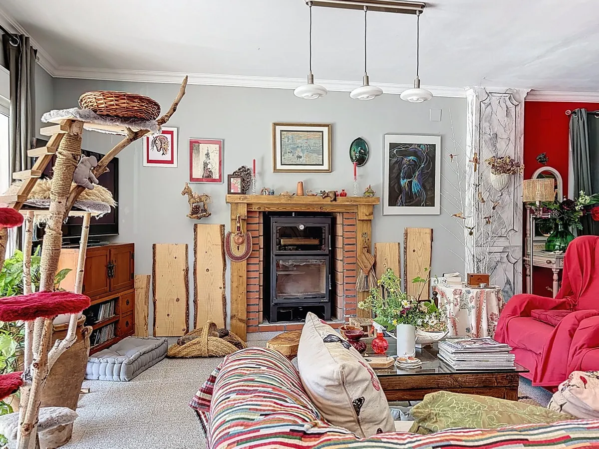 ff4112f9-ca9c-49b8-9671-b69568456e6c