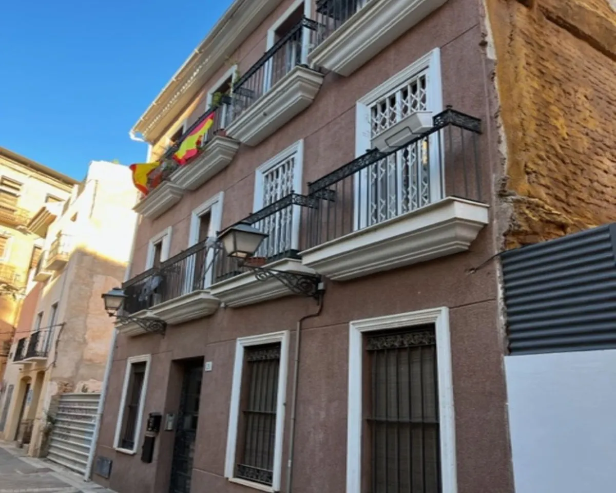 8de5a569-33c5-46fd-b1b1-fb53dd53fd2c