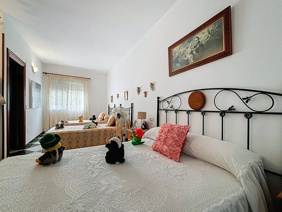 12cf5e59-00cd-476e-8046-dea41872c1b2