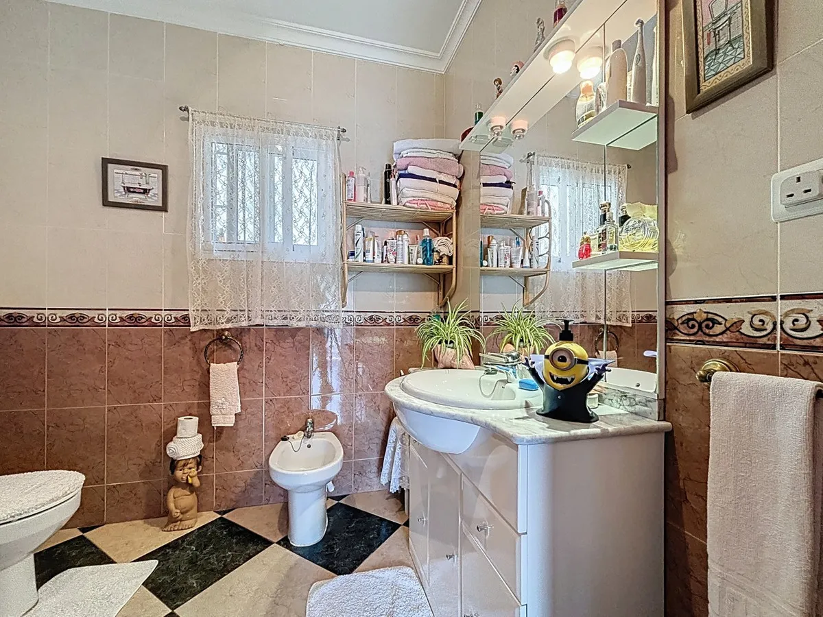 33b1dbce-dd5e-495e-81f2-ce79e2270a3f