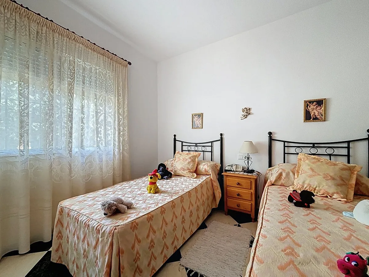 e3a75f60-09c9-48e0-97e8-496b50fa5214