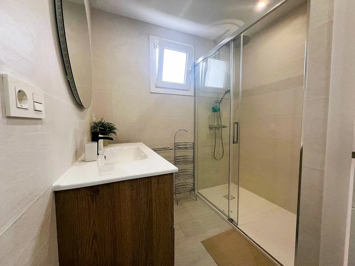 080c45d6-b47d-4ff0-a557-7831e27372fa