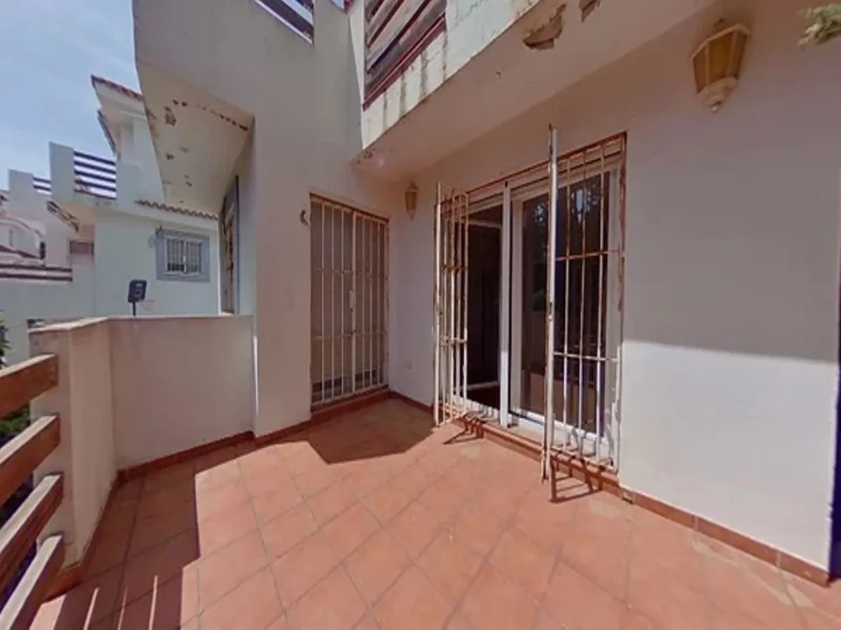 8b7828dc-e6bf-4b13-8151-d32f0c6cf1a2