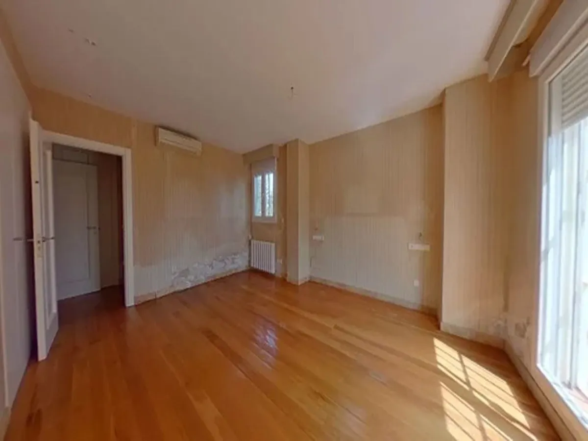 b64b1b3b-5d14-4294-a48e-88c693901d37