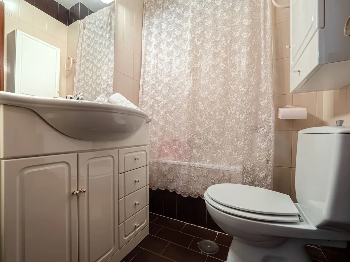 b2ddb011-99bf-4e52-96d0-de8498679ba8