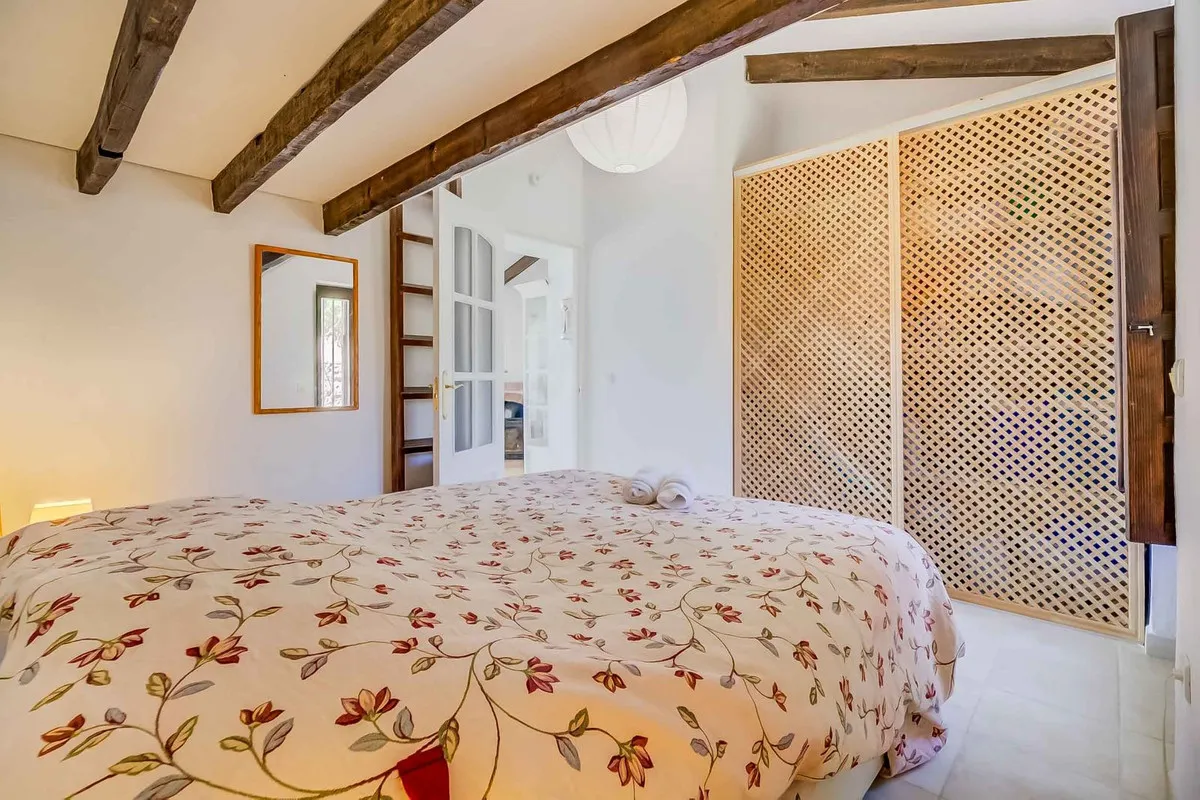 8f76ff6f-4397-4182-bd72-9faf2e45d80a