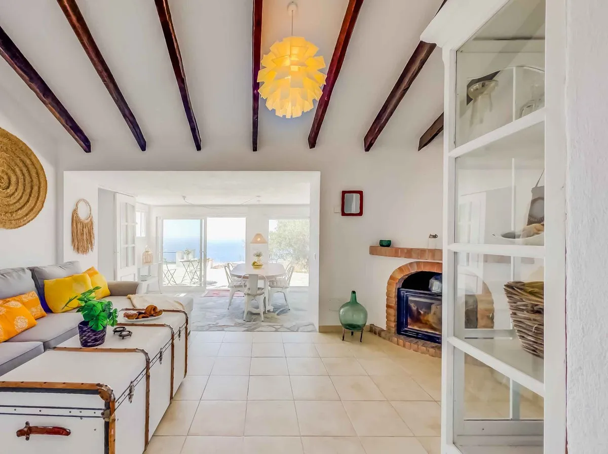 a1927615-9a9a-41ea-bce7-e80cf8f9ba88