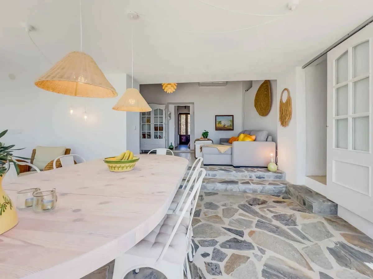 b9d09f8d-e1b1-428b-a3d1-f4bd54433fc2