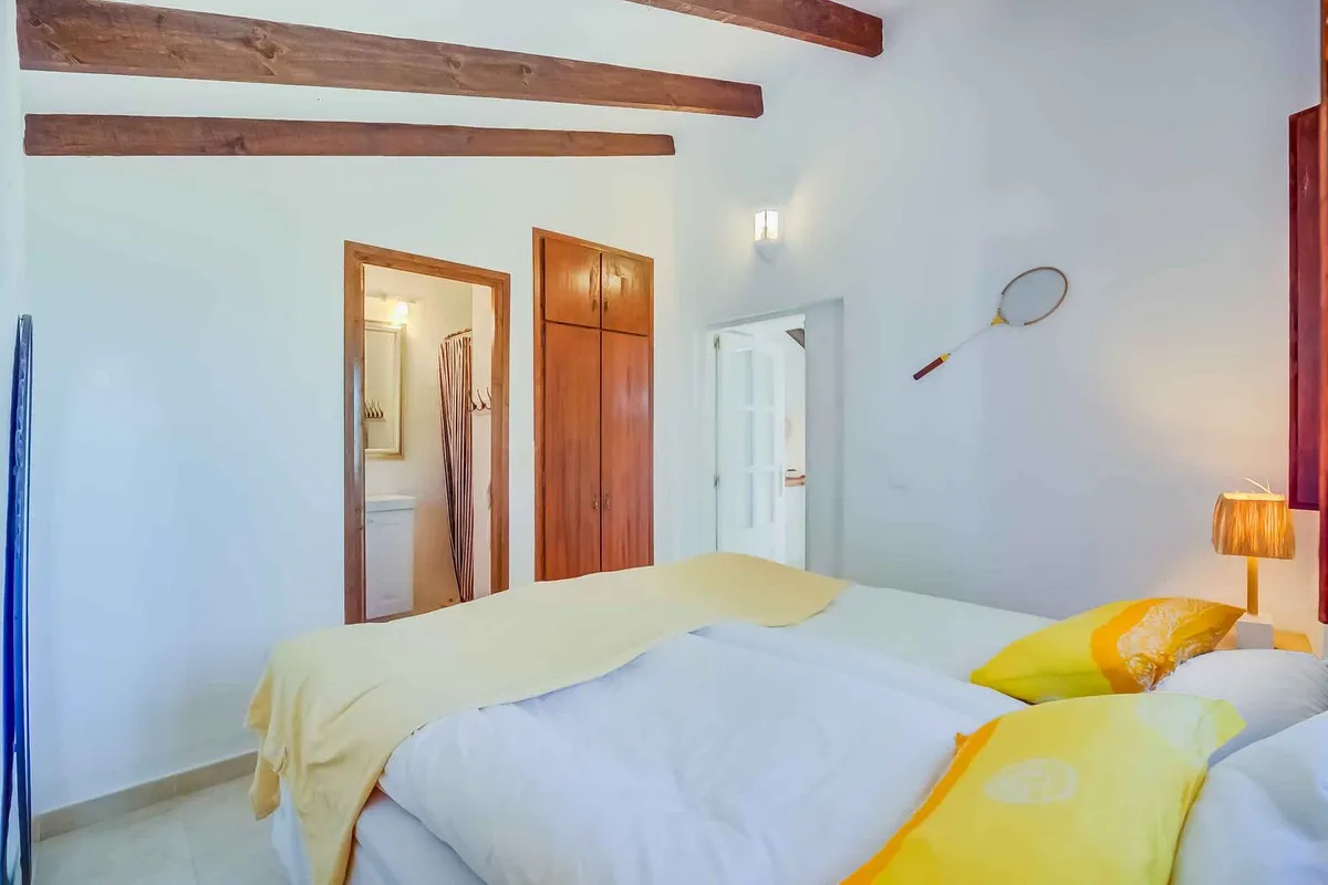 e279a82a-3fcc-4ee5-94bc-9aa554662fa2