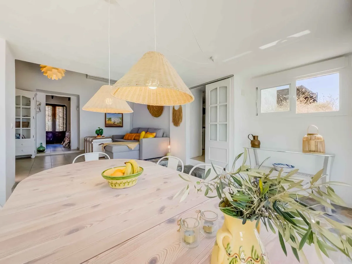 fb345de9-3196-46e0-a4e5-1a3375bb1046