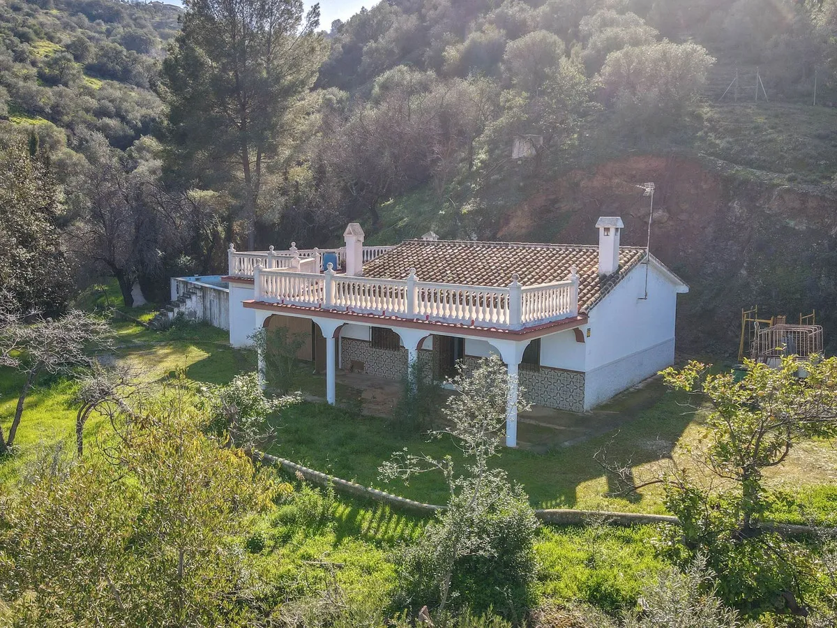 d9a72bee-243a-4c49-b7db-9e6aa45d9c0e