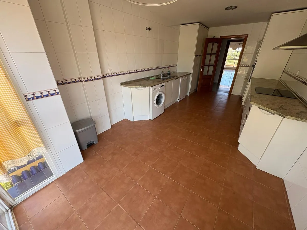 4ae41a42-0bb7-4458-aa0d-e047cb40f503