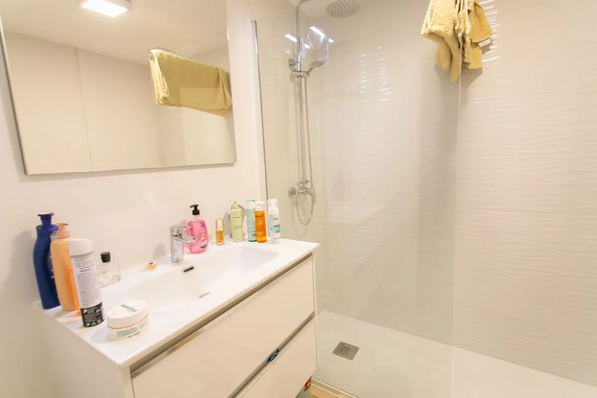 2d300ec2-ebc1-44bd-98c9-1c9f944f9ab3