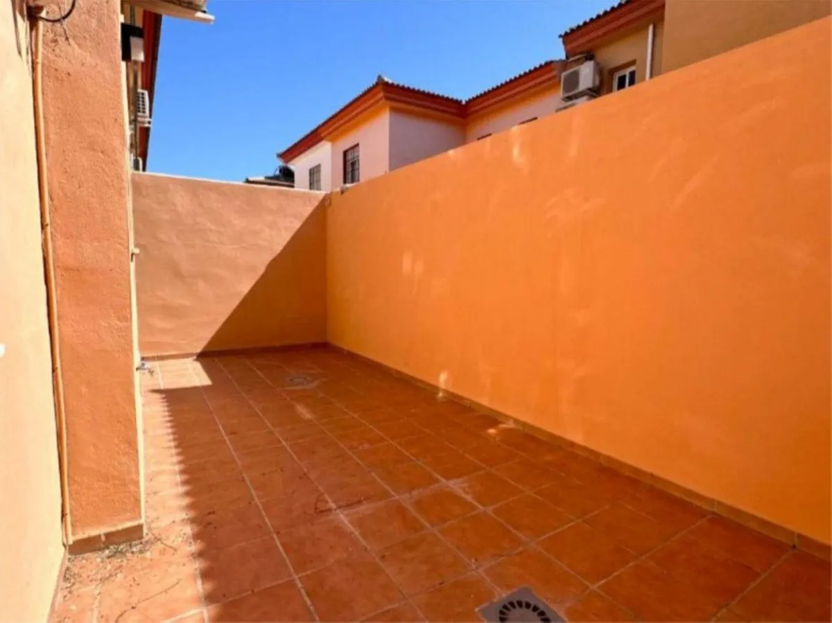 74772733-2fed-41f4-8ed2-14e9f42e43fa