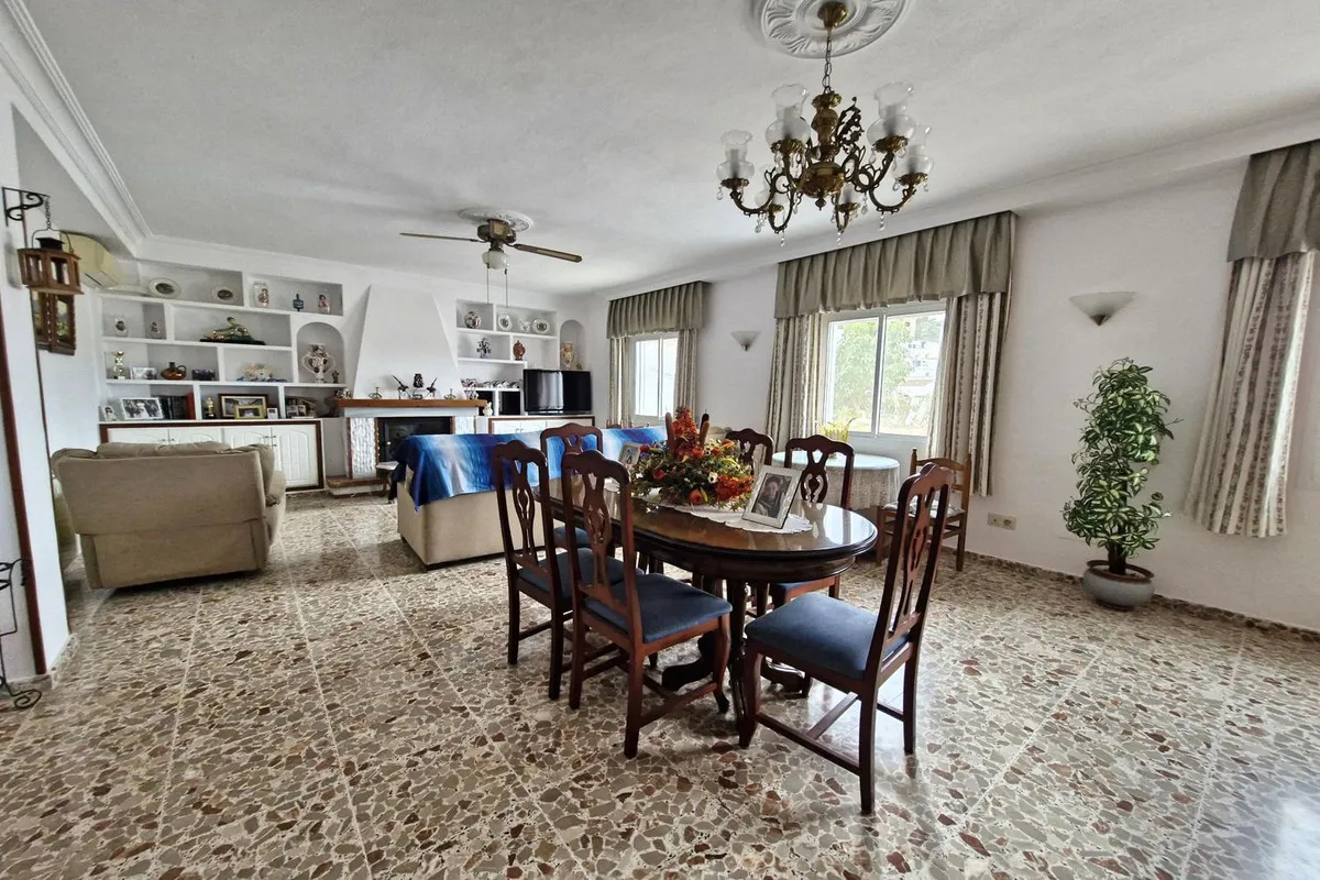 40dc2295-90a5-4e2e-a9d2-ec519fbb8fc6