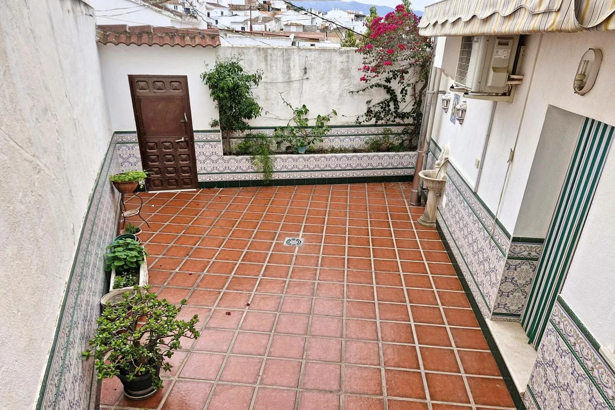 f9054579-b5b4-4550-b81a-d3dad1f36a10