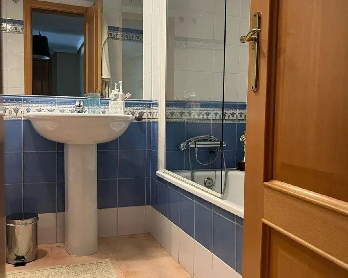 165d4ae8-96fd-4eef-b456-63308b85cdf9