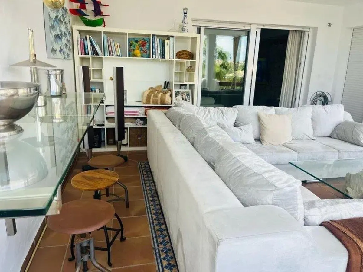 1f050f70-dcbe-451d-80a0-d81377472d3f