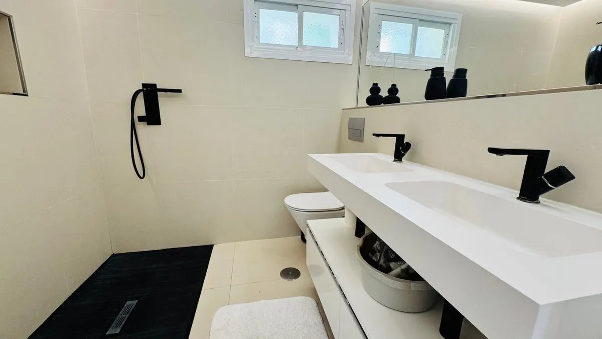 83bf4ab4-1f70-428c-ab17-f8f697425113