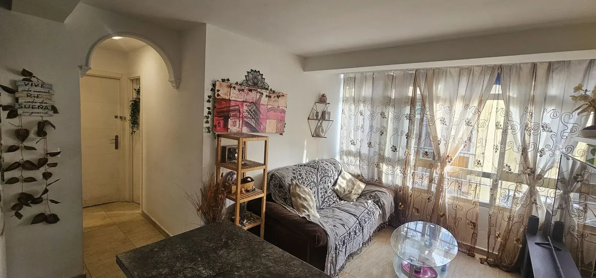 76d0dee1-c6f4-4c97-a420-17ba4a29f63a