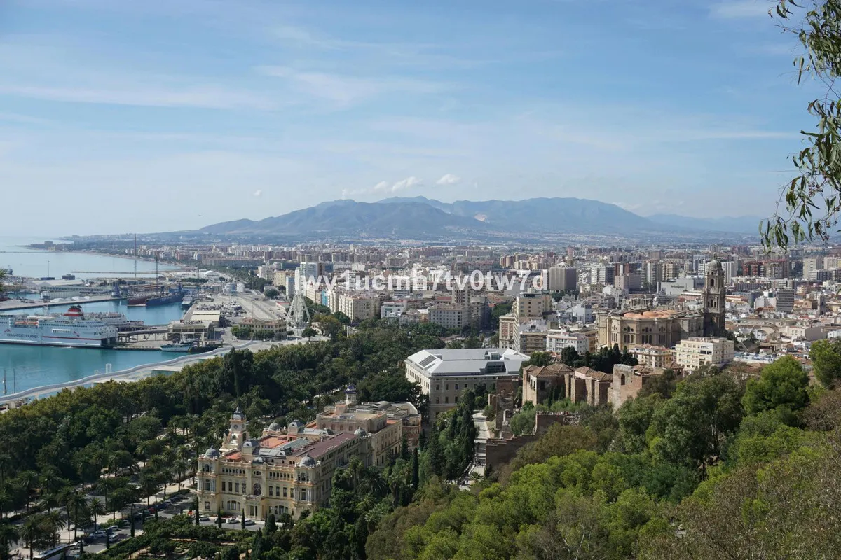 051ee433-1125-47e8-a2f4-e873cb61adb8