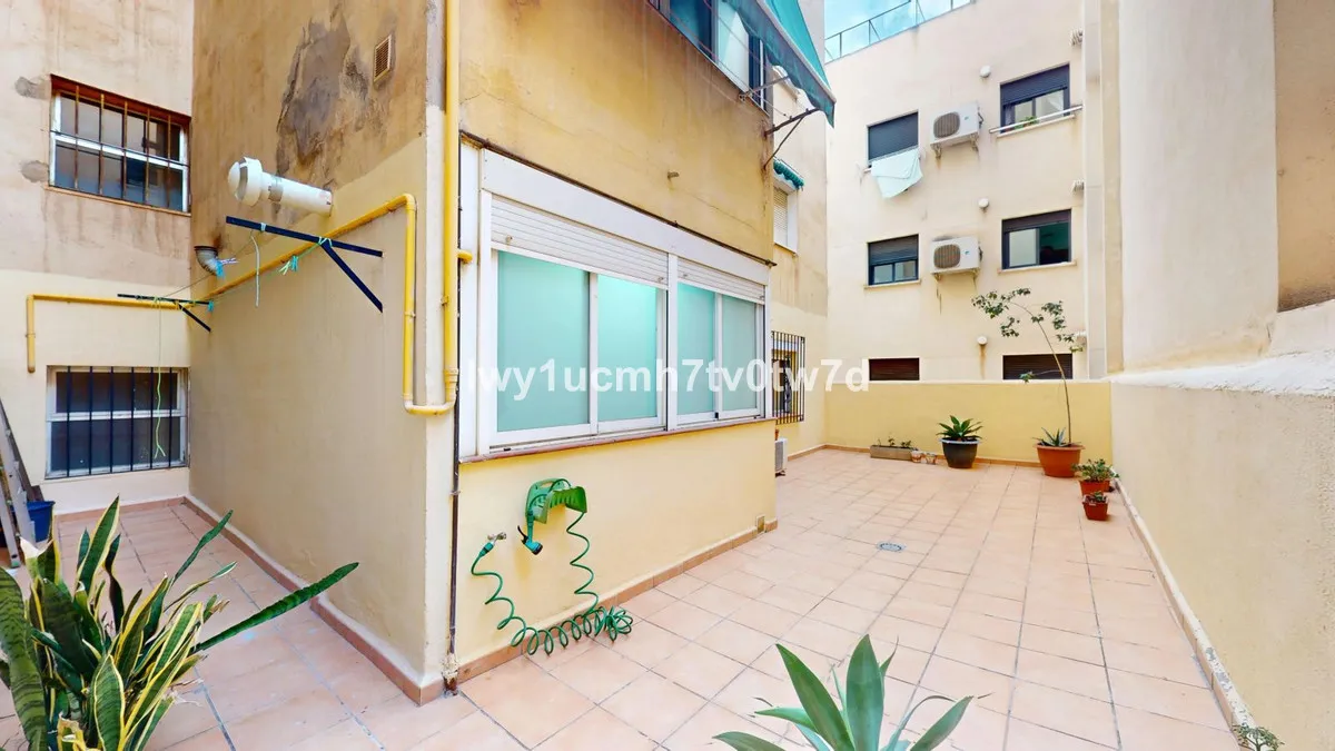 1f76be78-40b5-4fc7-9bff-1cb6935bbcad