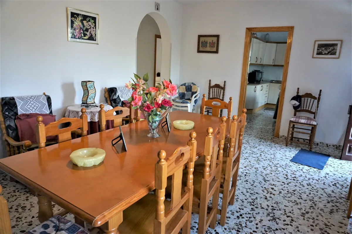 ec583a65-bdb2-43aa-8c54-1b14362347be