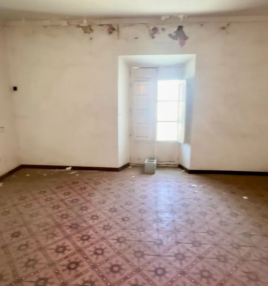 7005a8d4-58a6-4632-8480-6e676fb33a8e